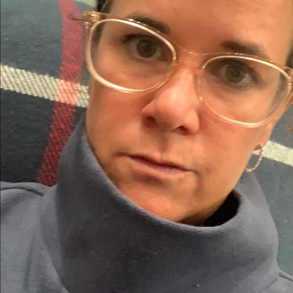 Meet your Posher, Lauren - Picture 1 of 11